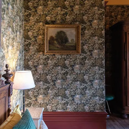 Chateau De Pramenoux 3*